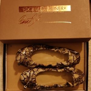 Donald J Pliner "Dance" ballet flats size 5.5